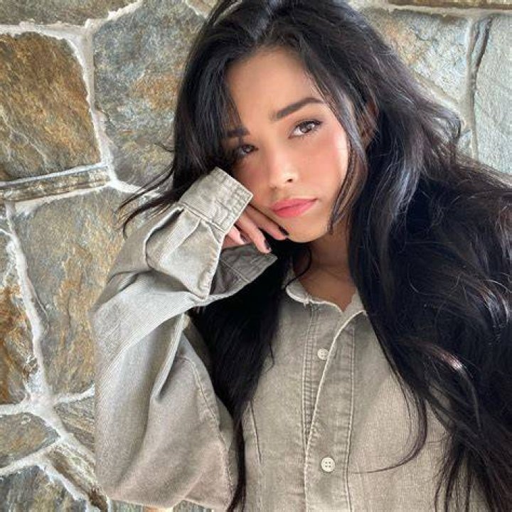What age is Valkyrae?