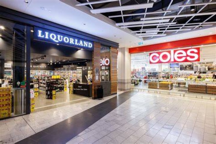 What are liquor stores called in Australia?