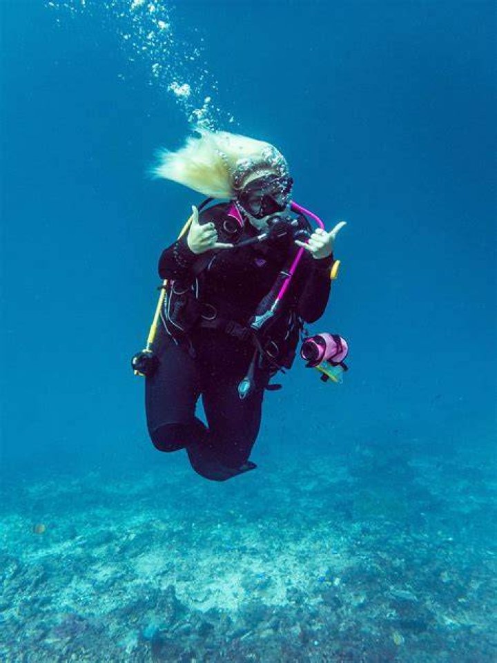 What are some issues with diving?