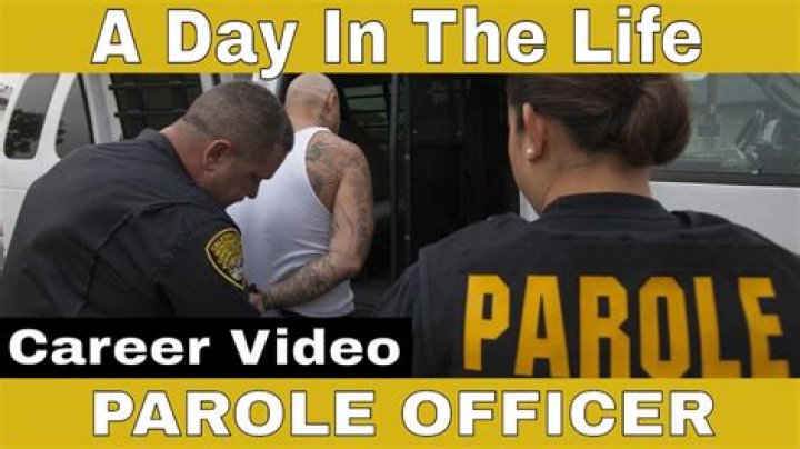 What are the benefits of being a parole officer?