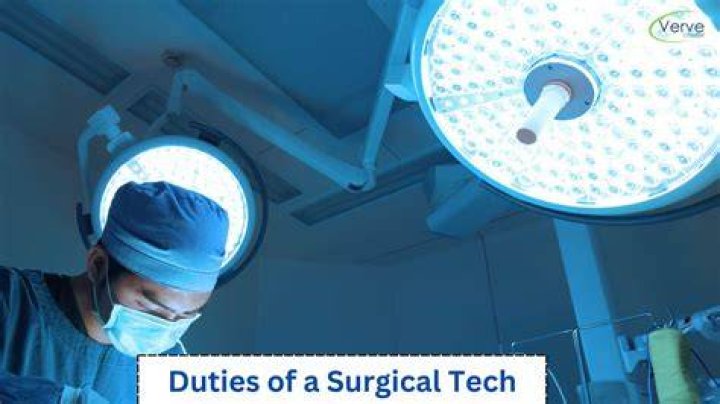 What are the duties of a surgical tech?