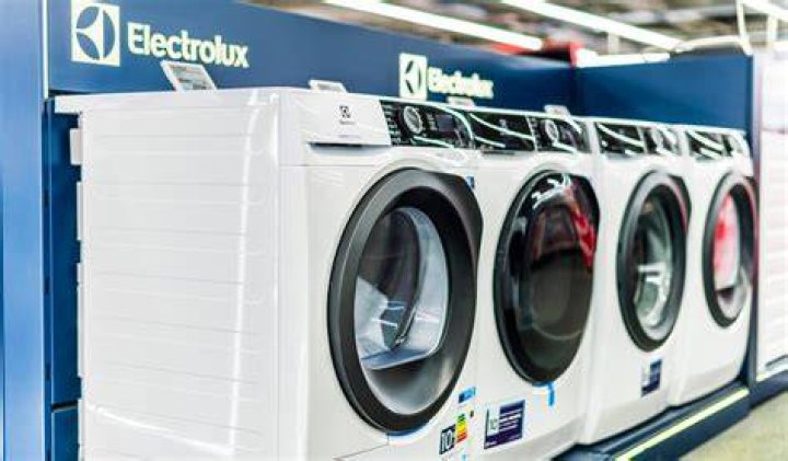 What brands does Electrolux make?