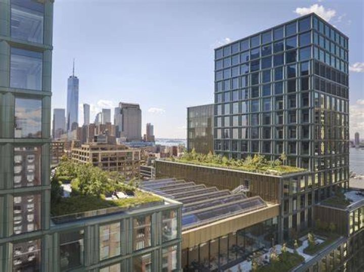 What company headquarters are in New York City?