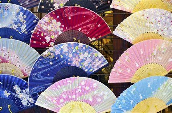 What do fans mean in China?
