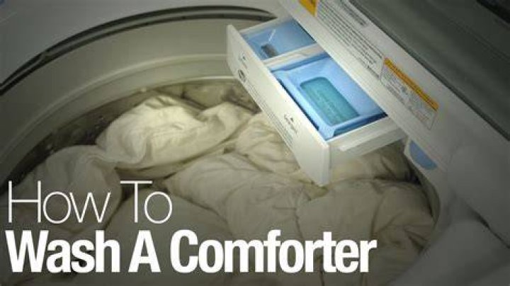 What do I wash my comforter with?