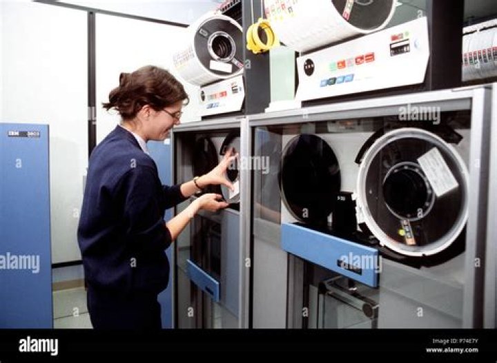 What does a tape operator do?