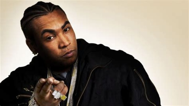 What does Don Omar do now?