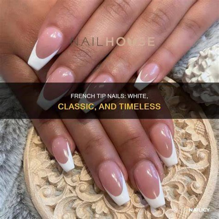 What does French tip nails mean?