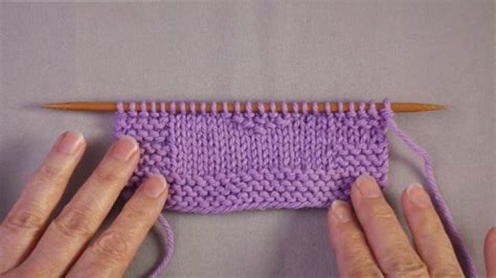 What does G St mean in knitting?