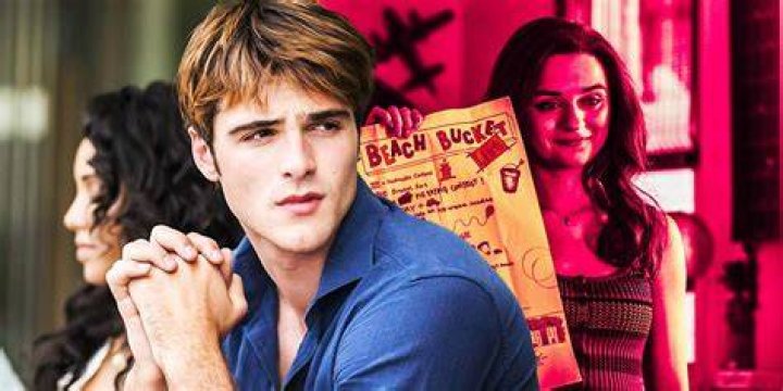 What does it mean when Noah looks back in Kissing Booth 3?