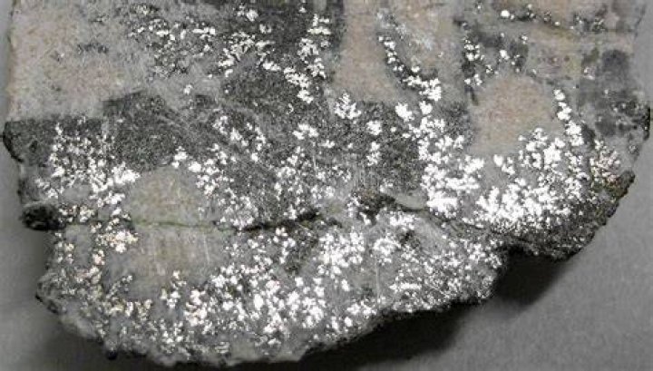 What does silver look like in nature?