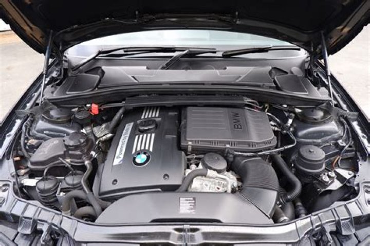 What engine was in the 1M?