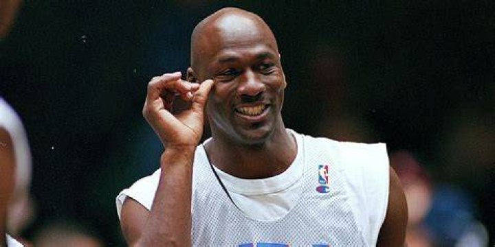 What famous athlete has AIDS?