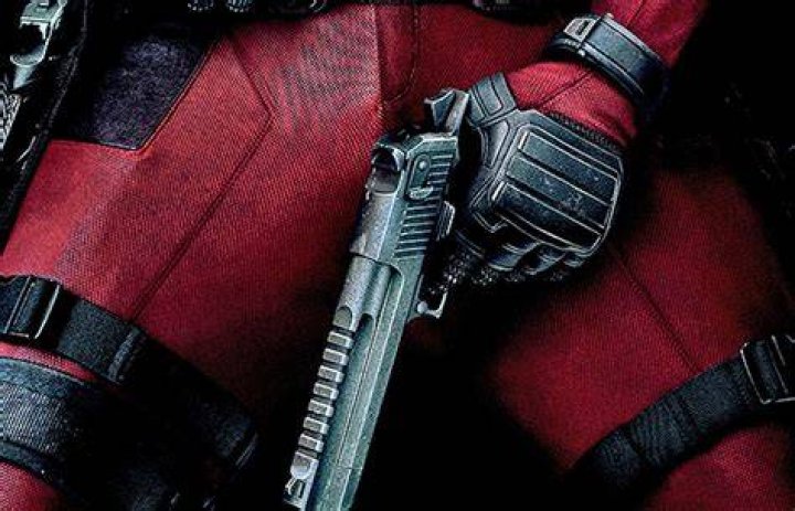 What gun does Deadpool use?