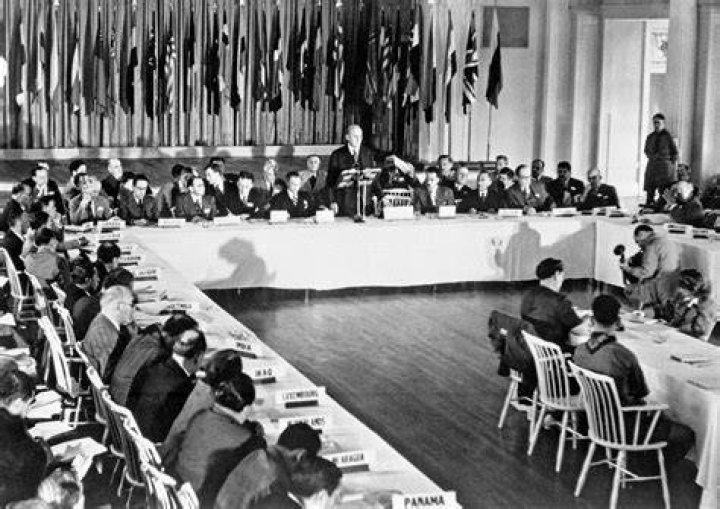 What happened at the Bretton Woods conference in 1944?