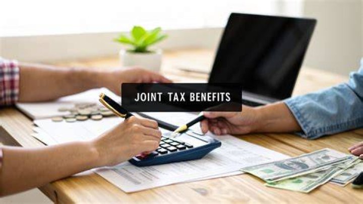 What is a benefit of filing for an S corporation?