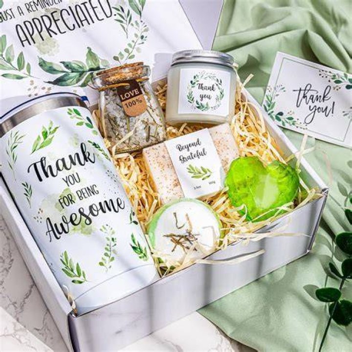 What is a good thank you gift for customers?