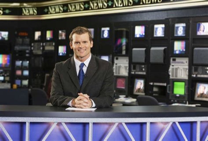 What is a news anchor do?