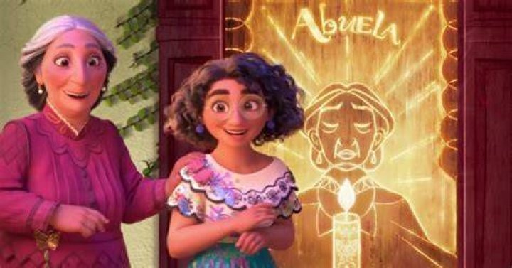 What is abuelas power in Encanto?