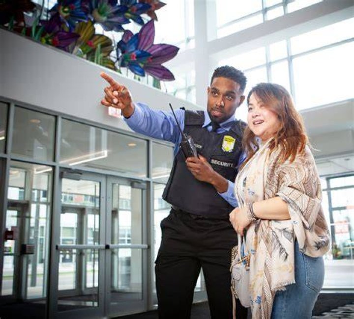 What is customer service in security guard?
