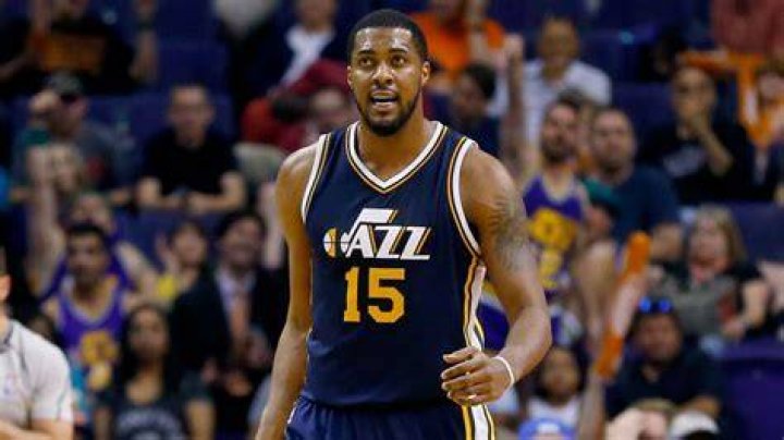 What is Derrick Favors worth?