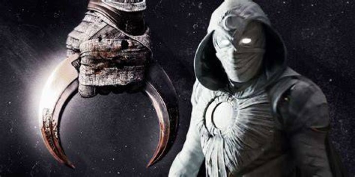 What is Moon Knight's weapon?