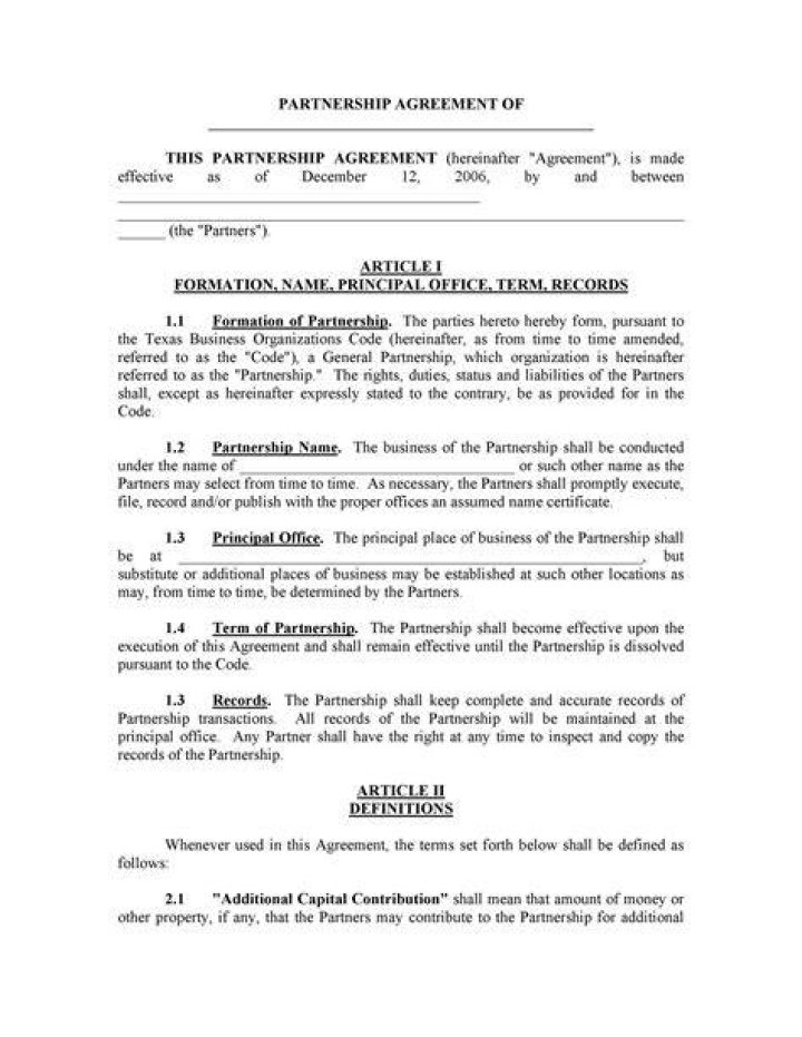 What is name of agreement between partners in partnership business?