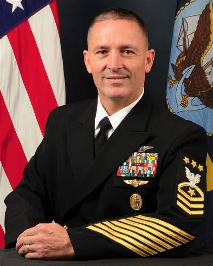 What is petty officer salary?