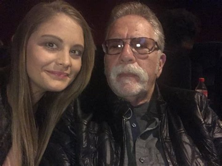 What is Ronnie Mund salary?