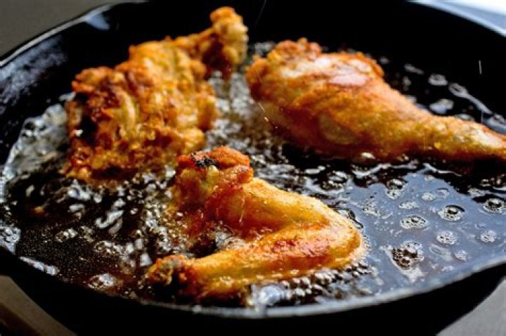 What is the best oil to fry chicken in?