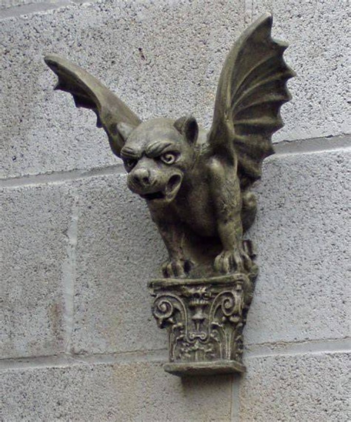 What is the difference between a griffin and a gargoyle?