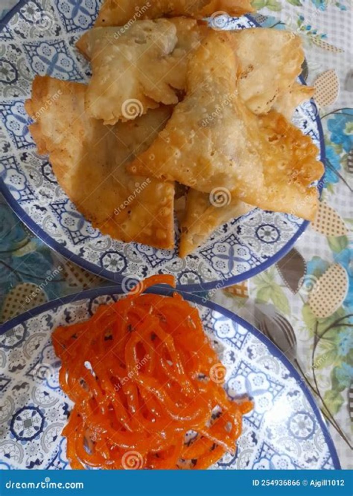 What is the English name of samosa and jalebi?