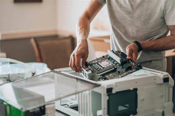 What is the first step when dealing with computer issues?