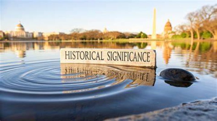What is the historical significance of Chicago?