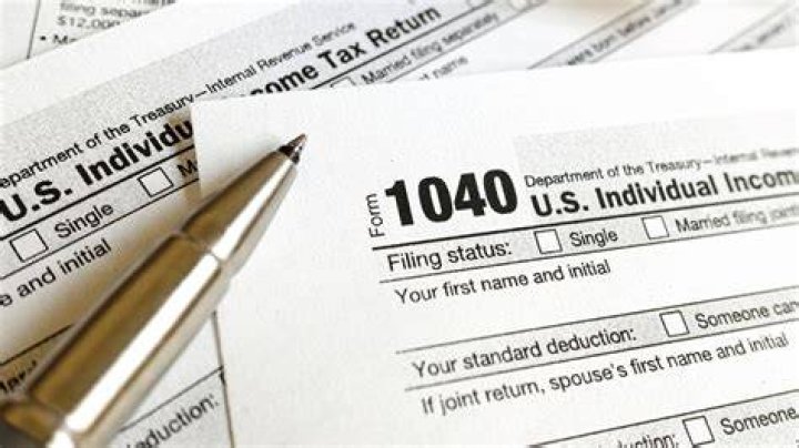 What is the minimum income to report on taxes?