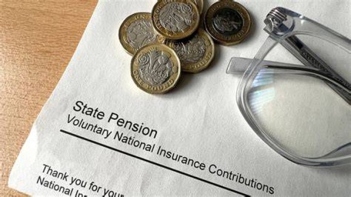 What is the minimum NI contribution to qualify for State Pension?