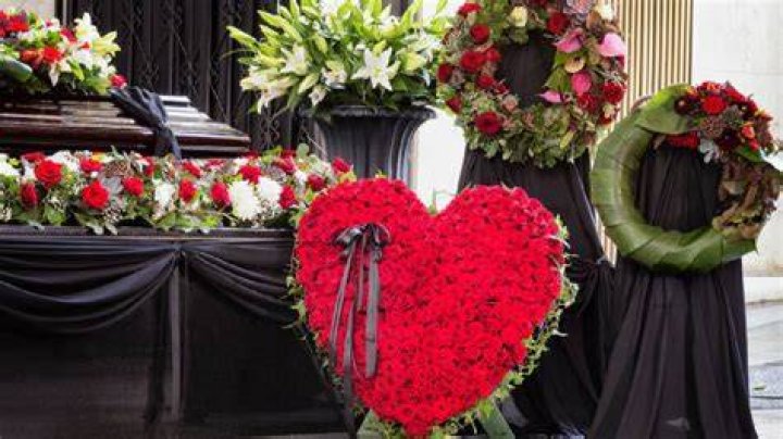 What is the most popular funeral flower?