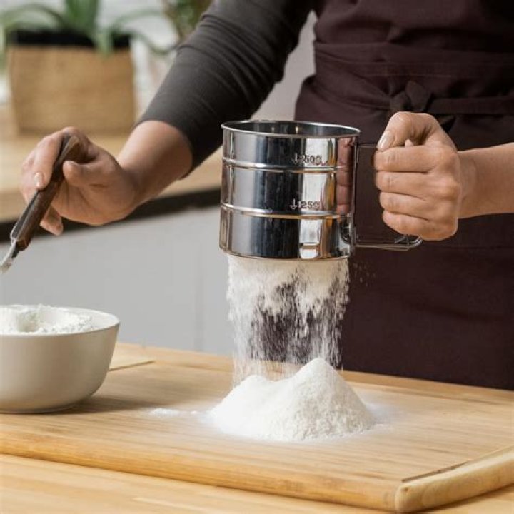 What is the point of a flour sifter?
