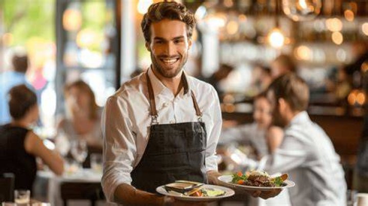 What is the quality of a good waiter?