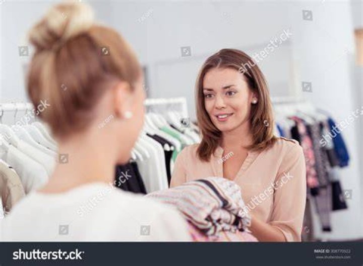What is the responsibility of sales lady?
