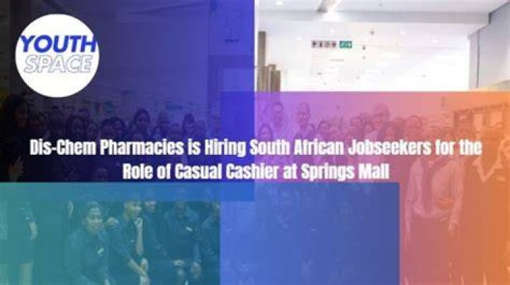 What is the role of Cashier in mall?