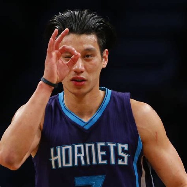 What is the salary of Jeremy Lin?