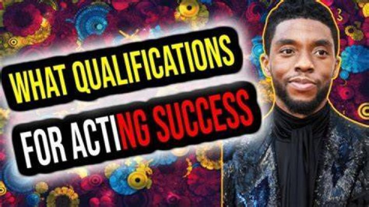 What qualifications do you need to be a newspaper journalist?