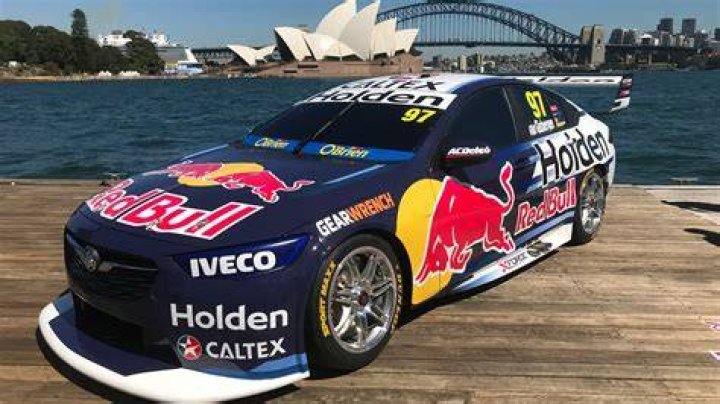 What size engine is in a V8 Supercar?