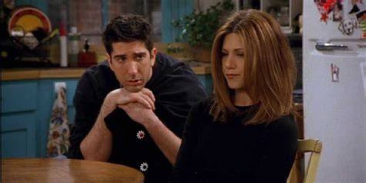 When Ross and Rachel are fighting what did the other 4 eat?