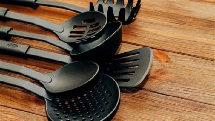 When should you throw away bras?