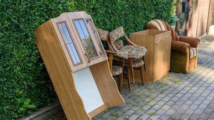 Where do Swedes buy furniture?