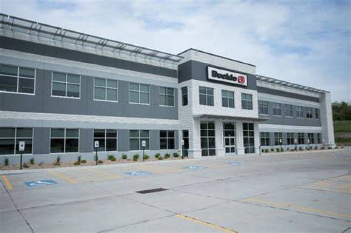 Where is the corporate office of Buckle?