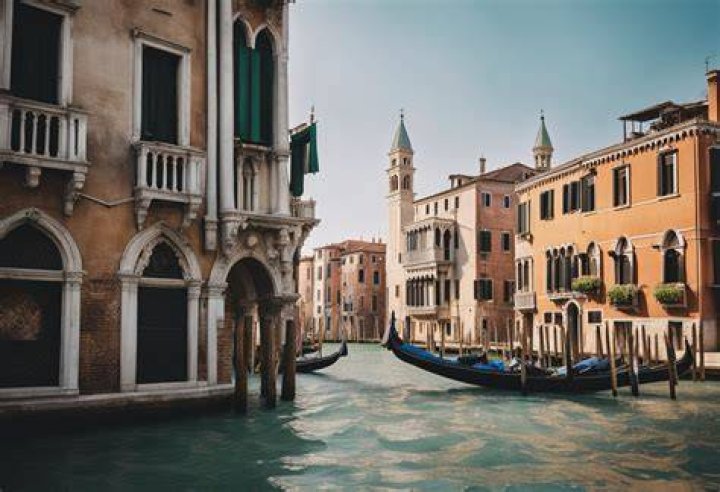 Which city is known as water city?