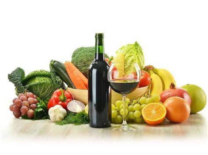 Which fruits contain alcohol?